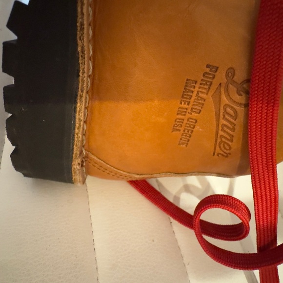 Danner Women’s Cascade Clovis GORE-TEX Boots - Tan and Red - Picture 5 of 10